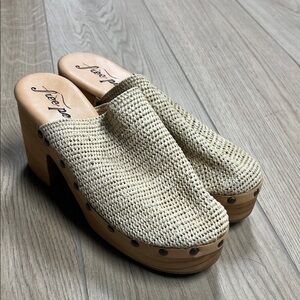 Free People Tan Woven‎ Mules